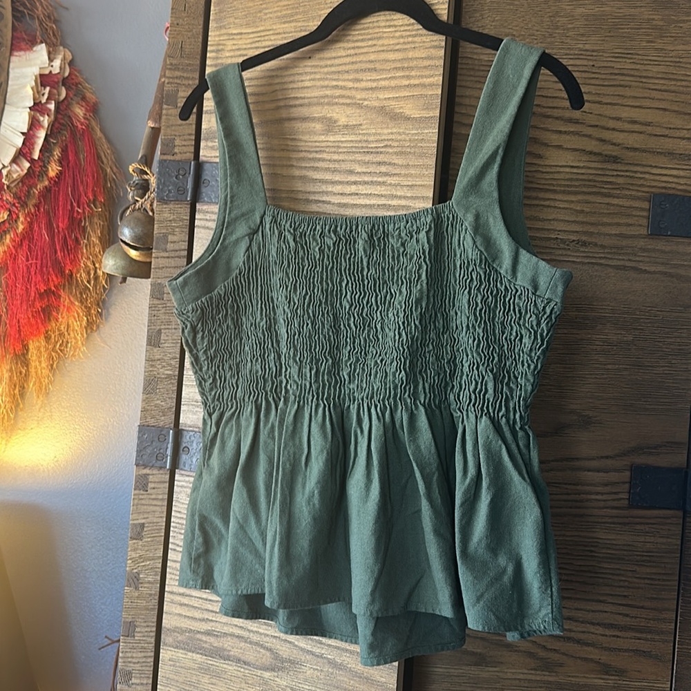 L Anthropologie olive green ruched waist, peplum tank top w scoop neckline & tie - Picture 5 of 10